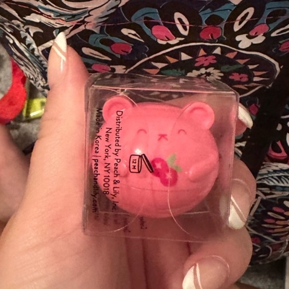 Lip - Picture 1 of 2